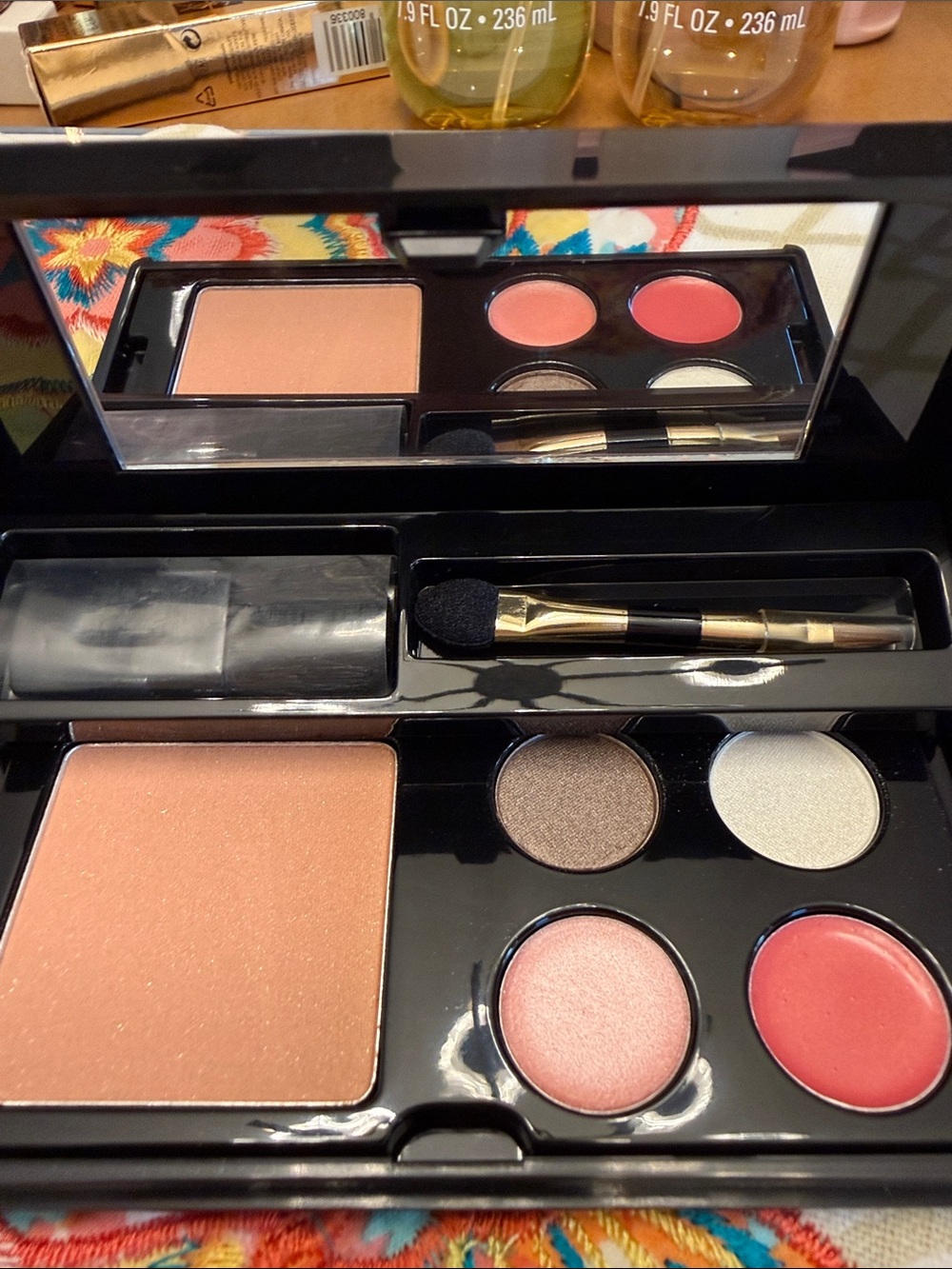 Elizabeth Arden Peach & Rose Compact Palette with Bronze and Pearl Eyeshadows